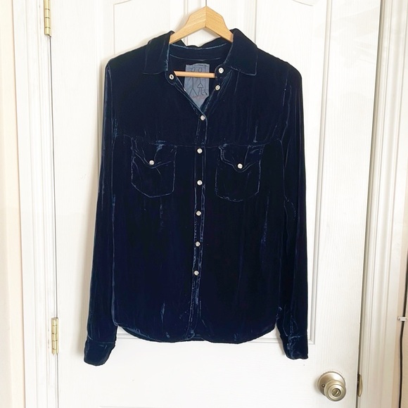 Pete & Greta By Johnny Was Navy Blue Velvet Snap Button Long Sleeve Top size XS - Picture 2 of 7